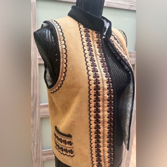 4SIZIMA Jackets & Blazers - 4SIZIMA Faux Suede Embroidered Sherpa Lined Vest Tan Urban Outfitters Size S